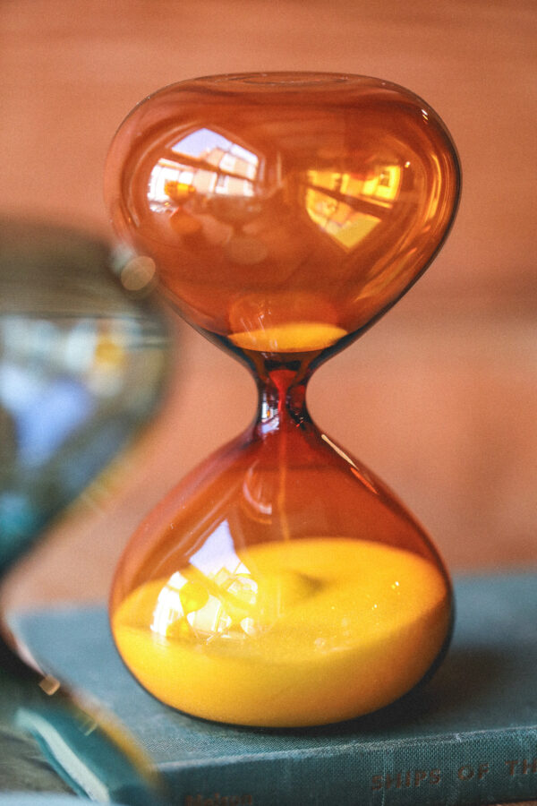 Sandglass - 15 Minute Timer - Amber - Image 2
