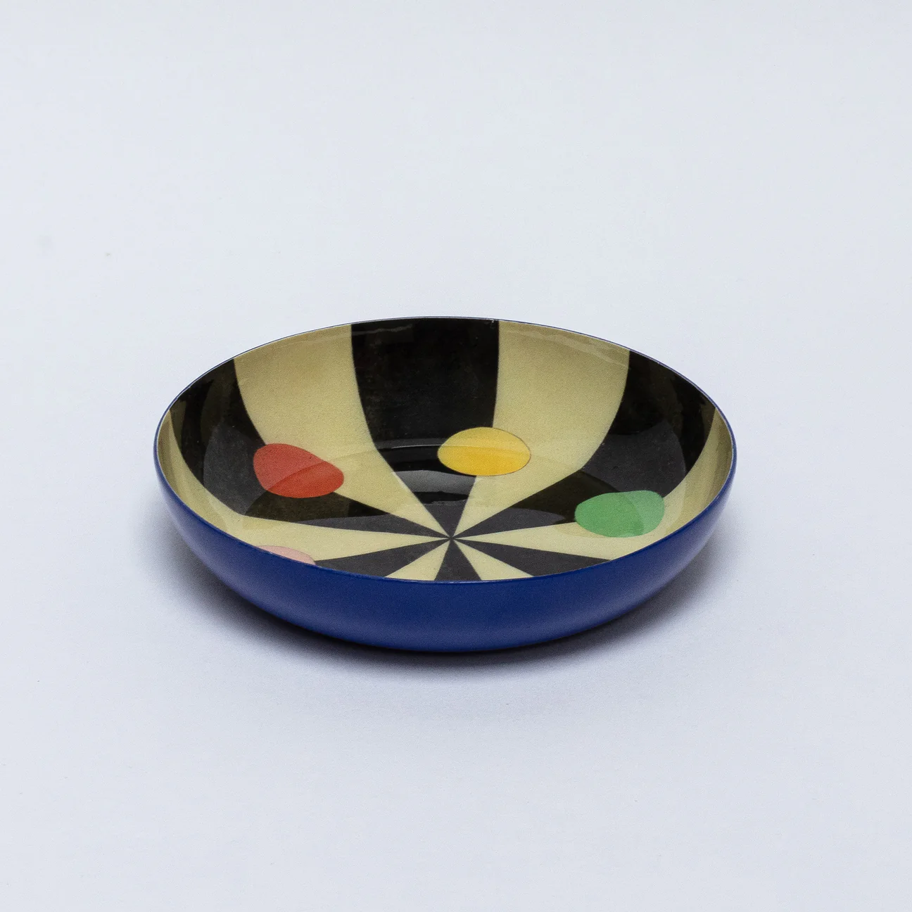Benson’s Colour Hexagon Round Enamel Tray - Small - Image 6