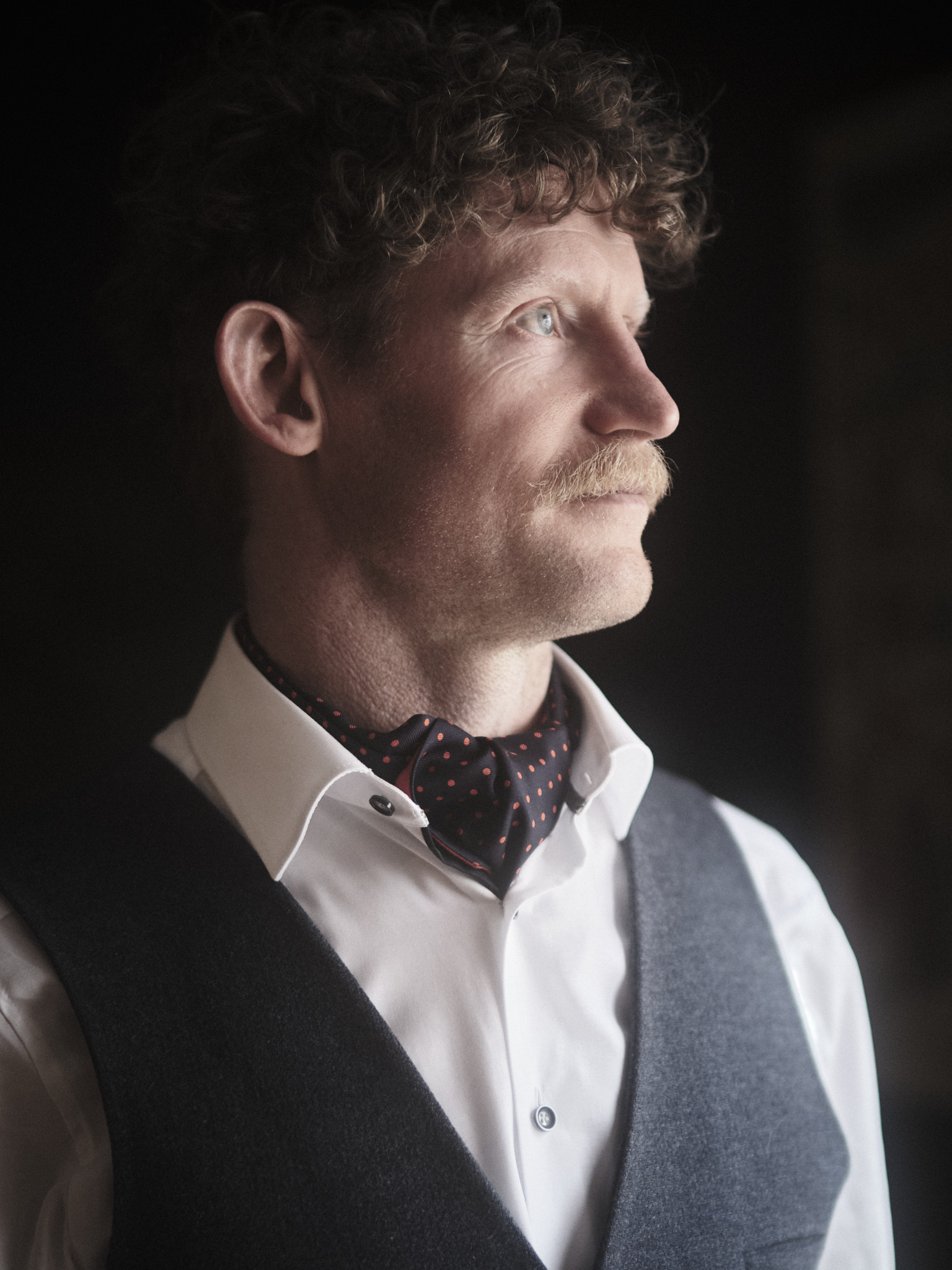 Traditional Silk Cravat - Navy/Red Dot - Image 2
