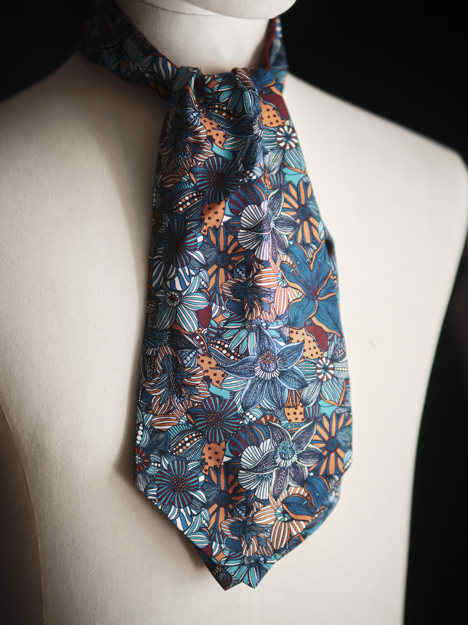 Traditional Silk Cravat - Large Floral Print