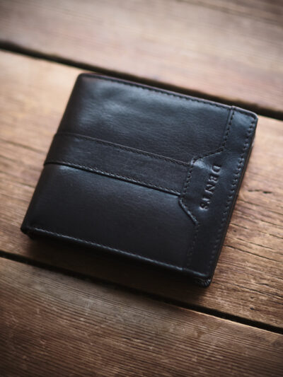 Classic black leather men's wallet