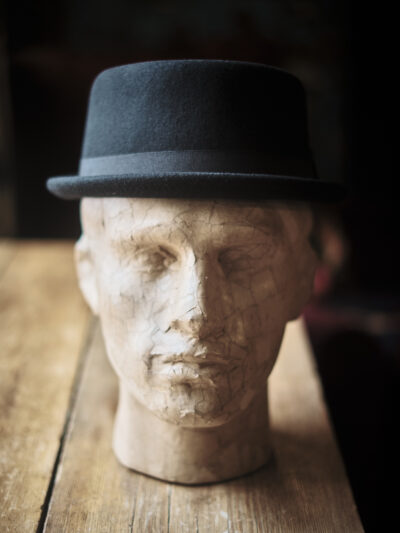 Classic gentleman's hat in black