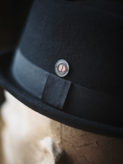 Classic gentleman's hat in black