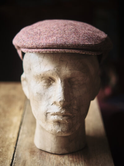 Classic gentleman's hat in oxide red