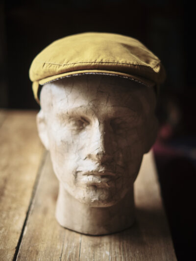 Classic gentleman's hat in dijon yellow