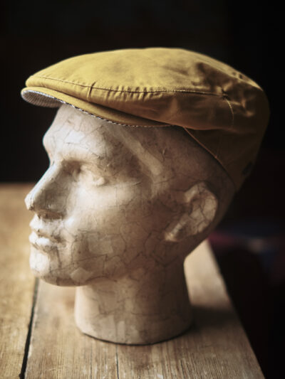 Classic gentleman's hat in dijon yellow