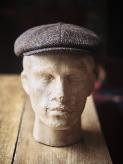 Classic gentleman's hat in chestnut brown